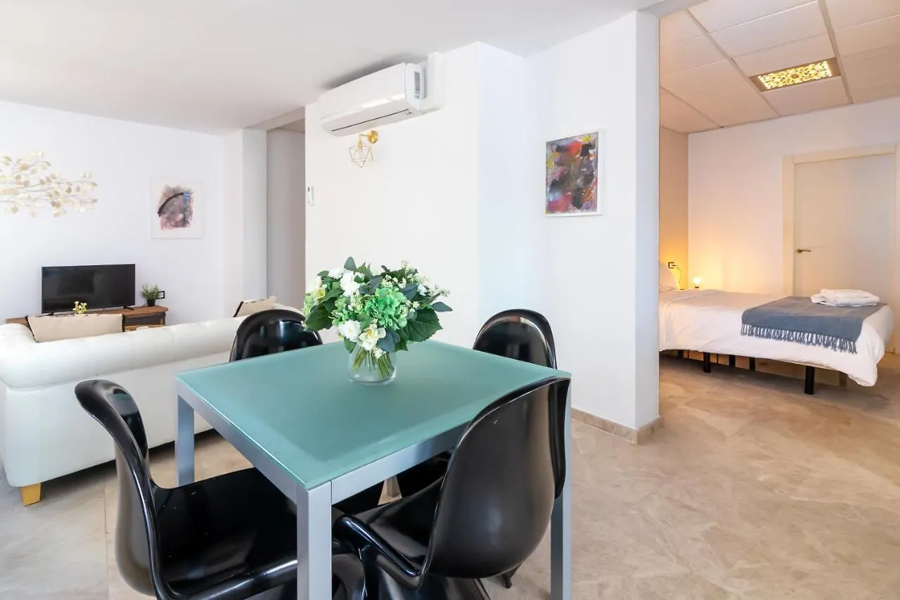 Saenz Suites Gallery By Bossh! Apartments Malaga