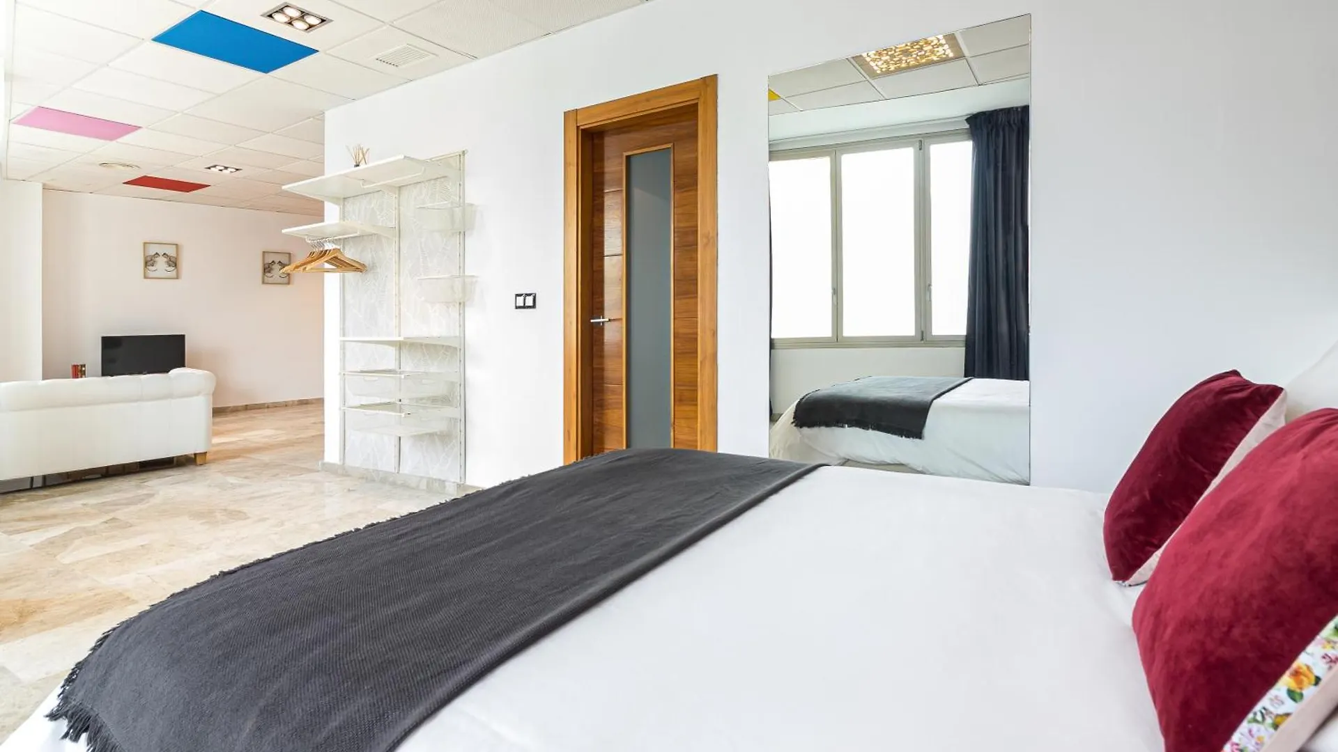 Saenz Suites Gallery By Bossh! Apartments Malaga Spain