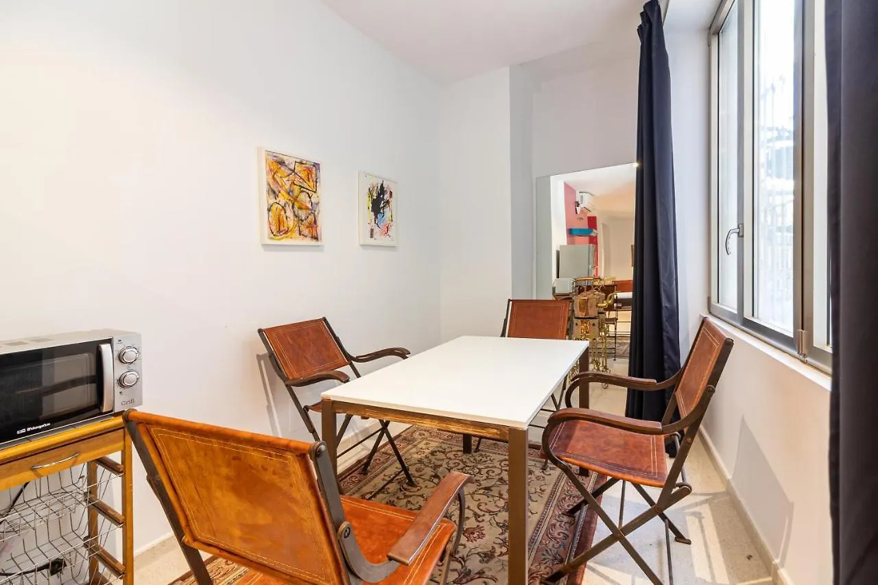 Saenz Suites Gallery By Bossh! Apartments Malaga Spain