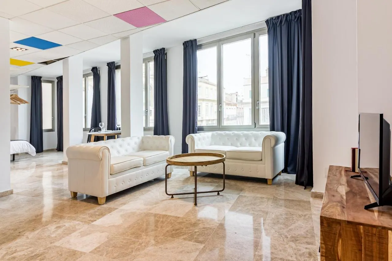 Saenz Suites Gallery By Bossh! Apartments Málaga 0*,  Espanha